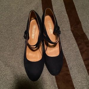 Worn Once Boutique Navy Heels